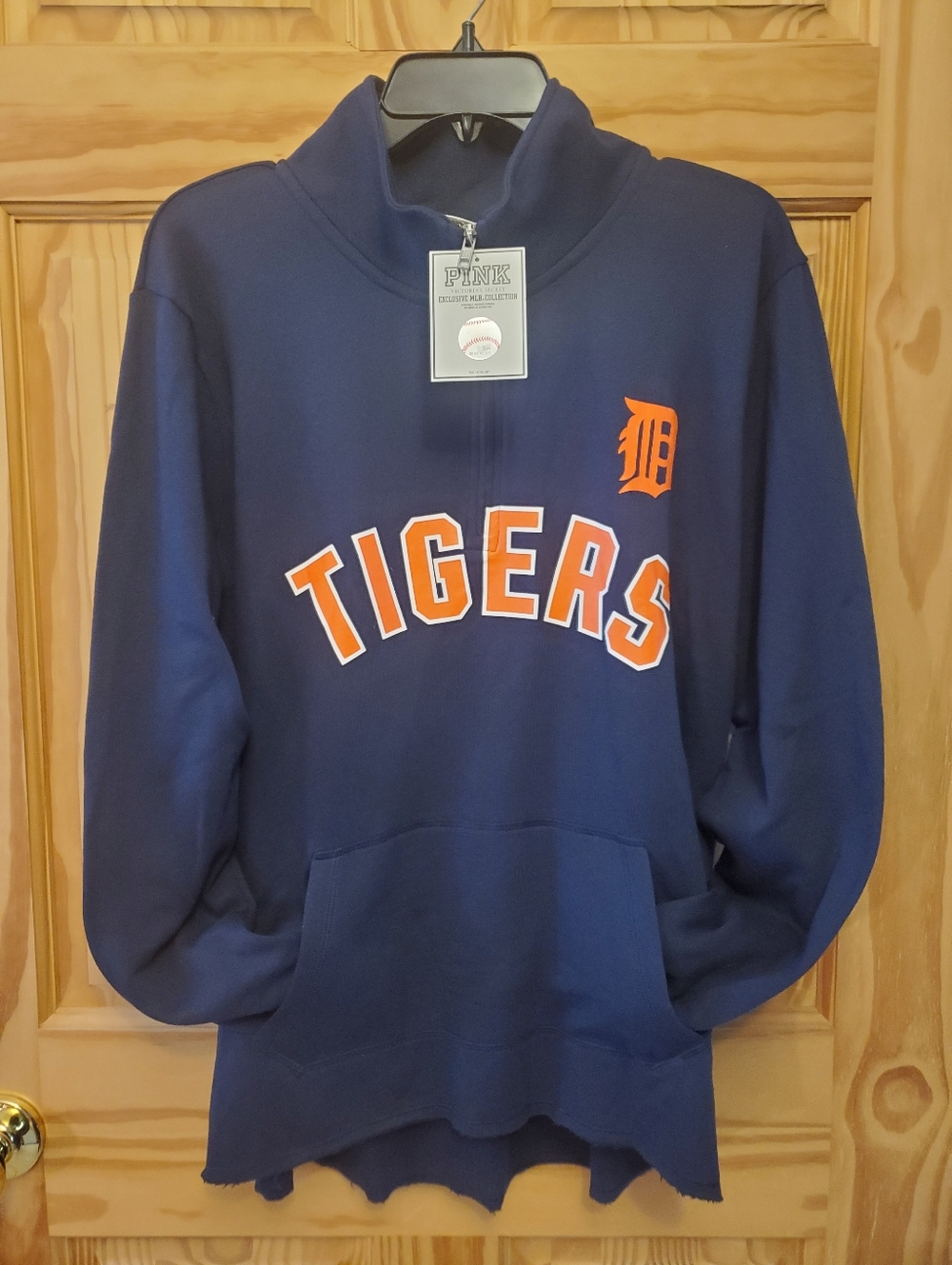 NWT Victoria's Secret Pink Detroit Tigers  Baseball Sweatshirt Large Rare